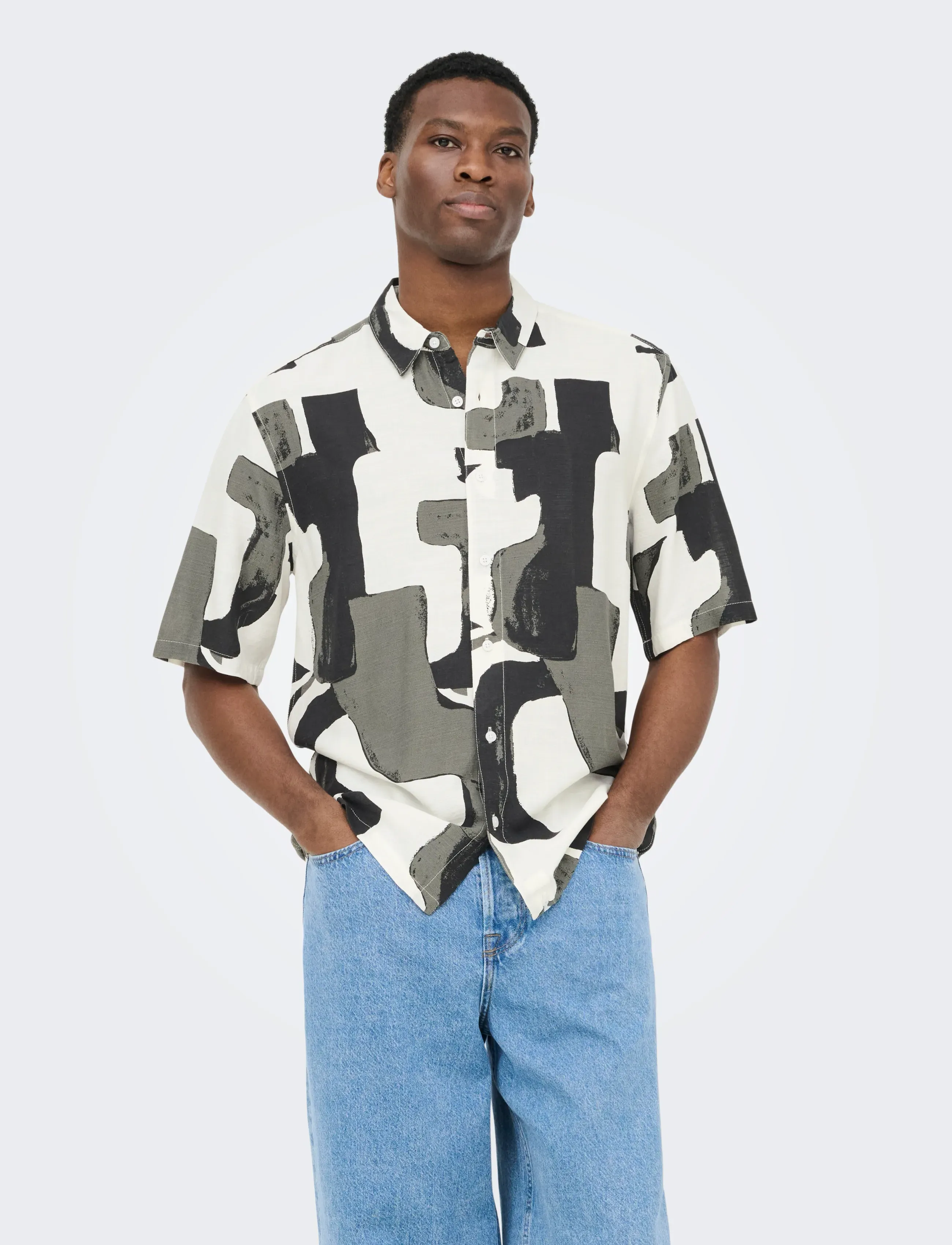 ONLY & SONS ONSHARVI LIFE SS AOP SHIRT NOOS - Vaatteet - JET BLACK / black