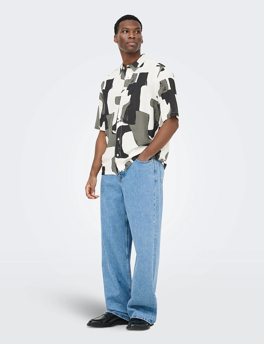 ONLY & SONS - ONSHARVI LIFE SS AOP SHIRT NOOS - chemises à motifs - jet black - 4