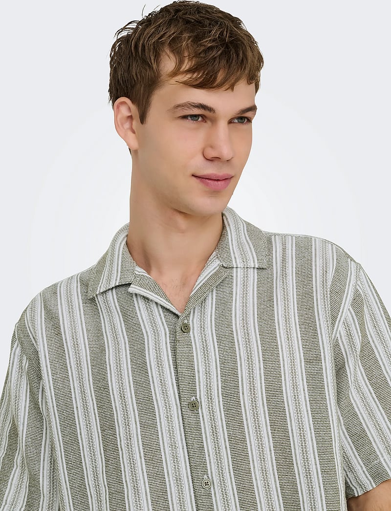 ONLY & SONS - ONSWALKER RLX RESORT SS 035 SHIRT NOOS - stribede skjorter - dark olive - 5