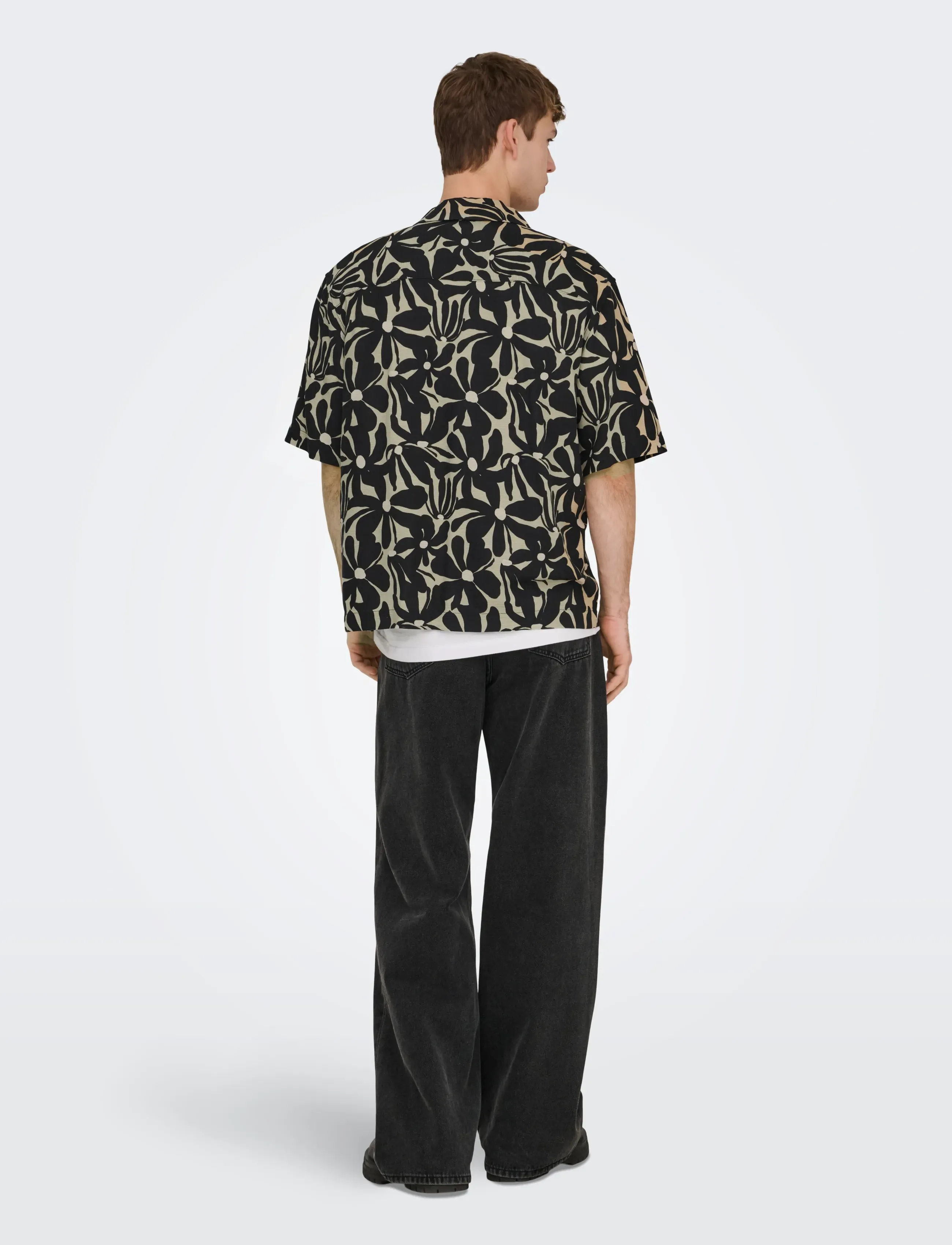 ONLY & SONS - ONSHARVI RLX RESORT SS 041 AOP SHIRT - mønstrede skjorter - jet black - 3