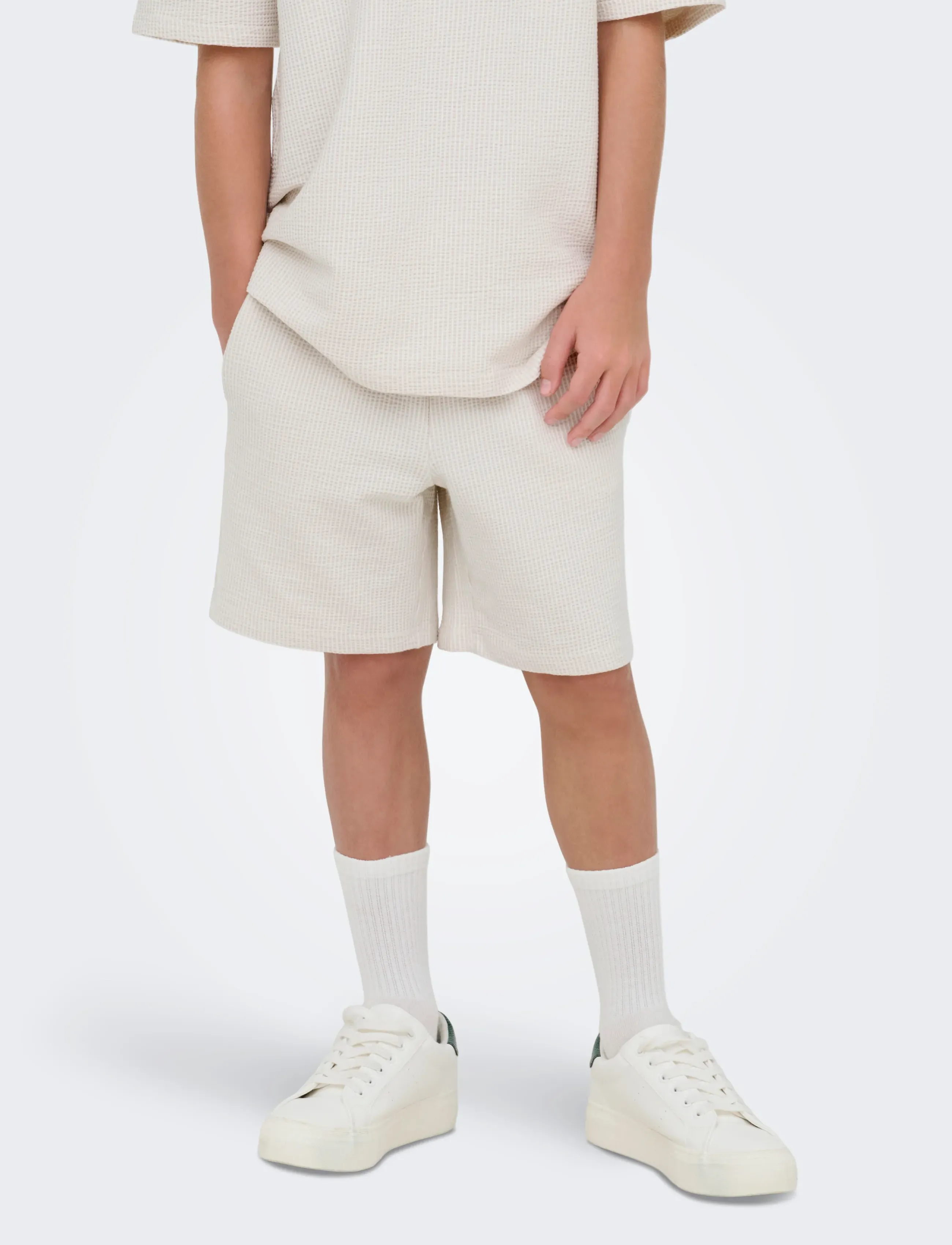ONLY & SONS OSJKIAN LIFE REG STRP SHORT JRS NOOS - Shorts - EGRET / cream
