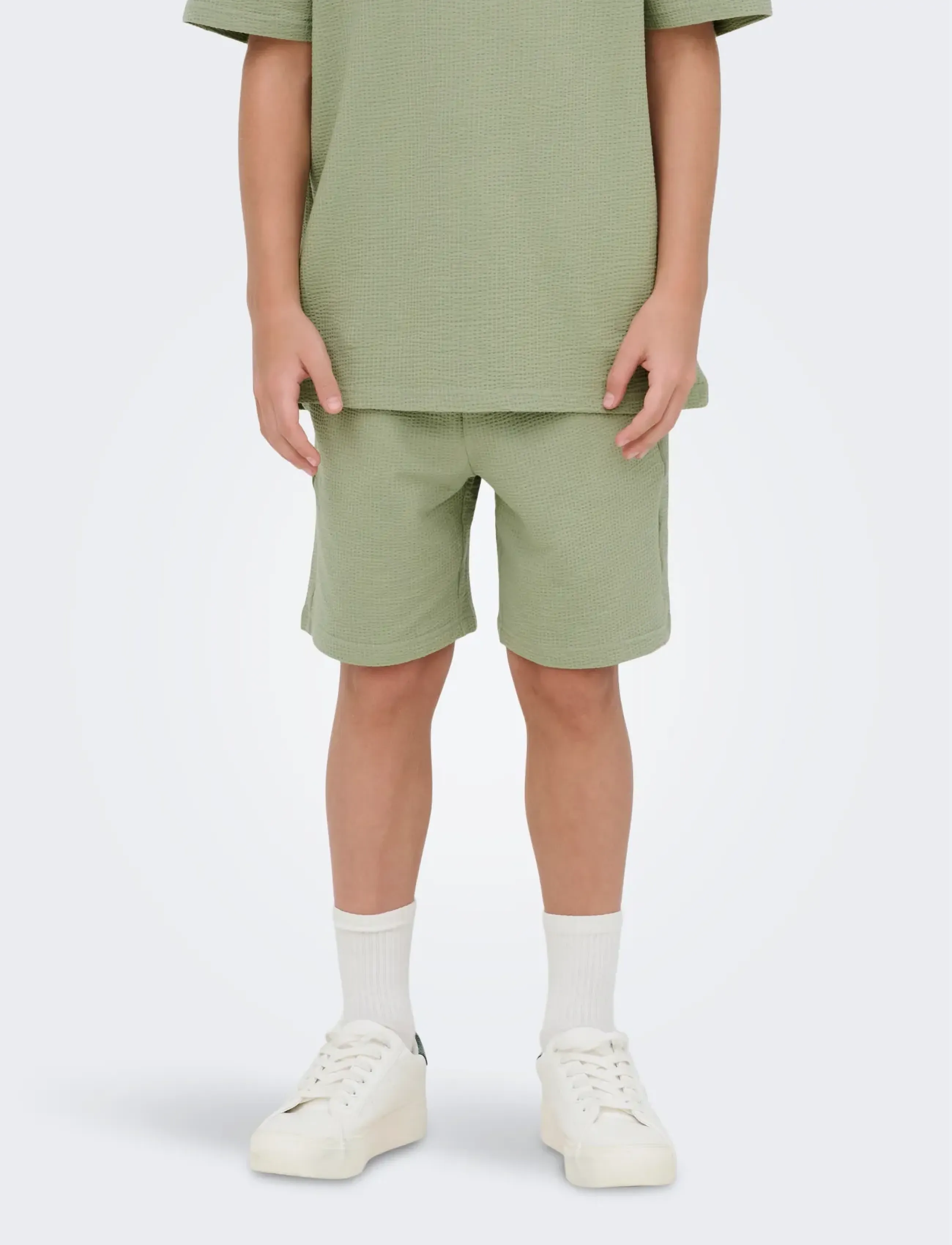 ONLY & SONS OSJKIAN LIFE REG STRP SHORT JRS NOOS - Shorts - SEAGRASS / green