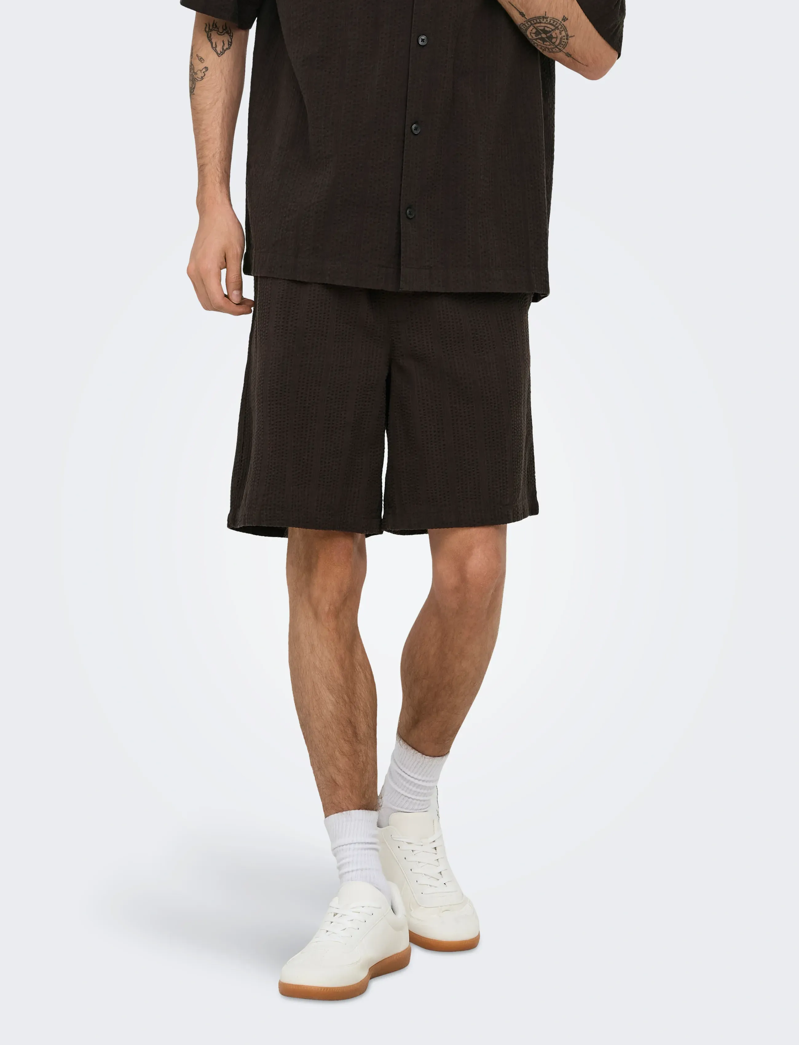 ONLY & SONS ONSCRUZ SEERSUCKER JOGGER SHORTS - Tøj - BLACK COFFEE / black
