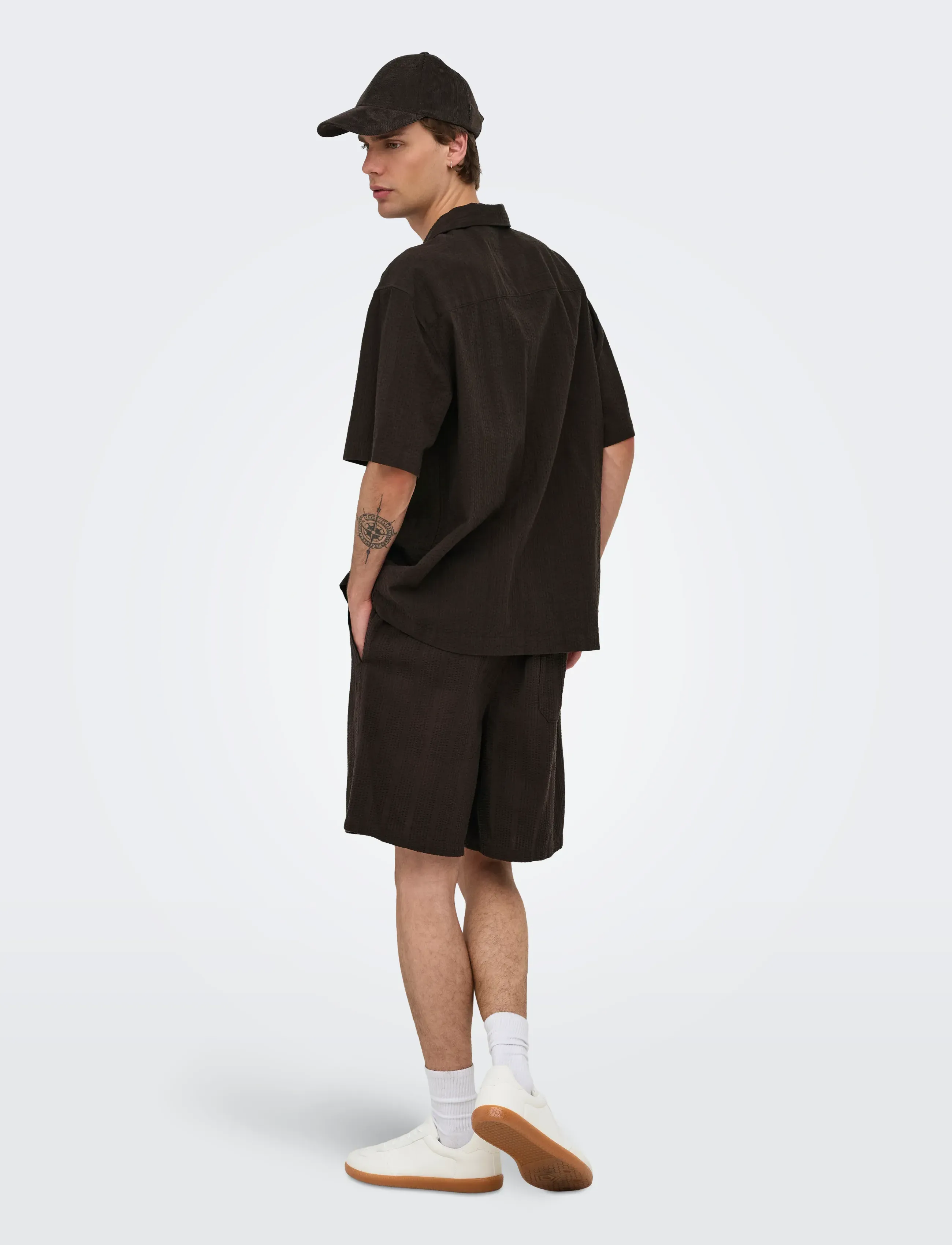ONLY & SONS - ONSCRUZ SEERSUCKER JOGGER SHORTS - sweatshorts - black coffee - 3