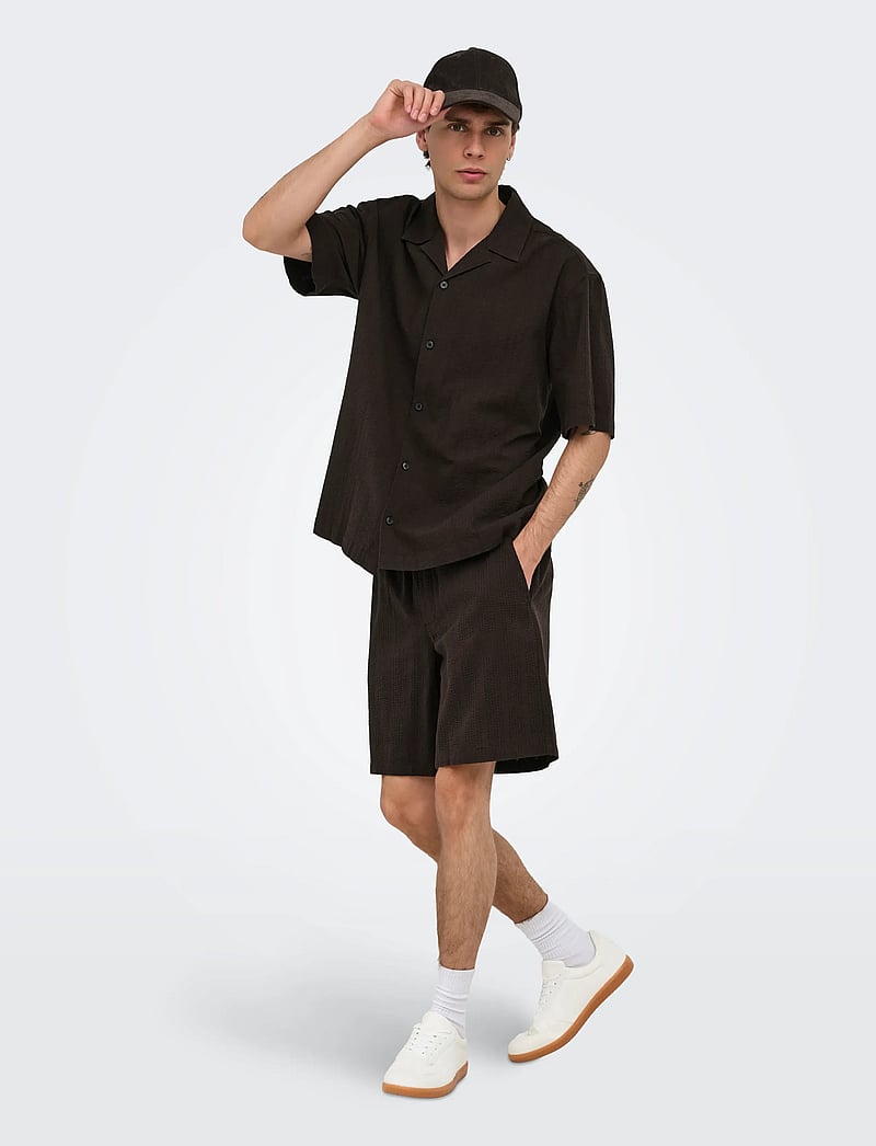 ONLY & SONS - ONSCRUZ SEERSUCKER JOGGER SHORTS - lühikesed dressipüksid - black coffee - 4