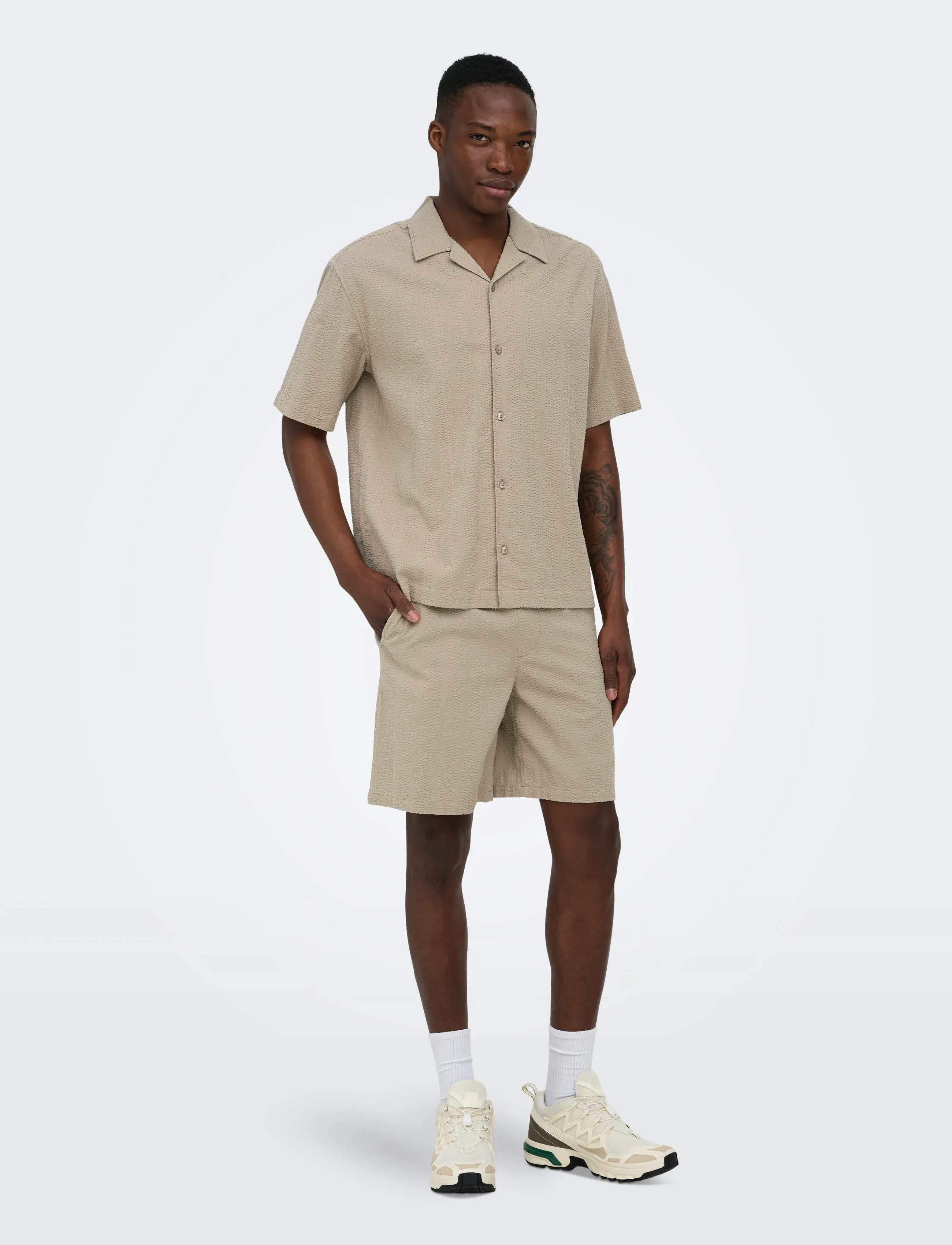 ONLY & SONS - ONSCRUZ SEERSUCKER JOGGER SHORTS - sweatshorts - crockery - 4