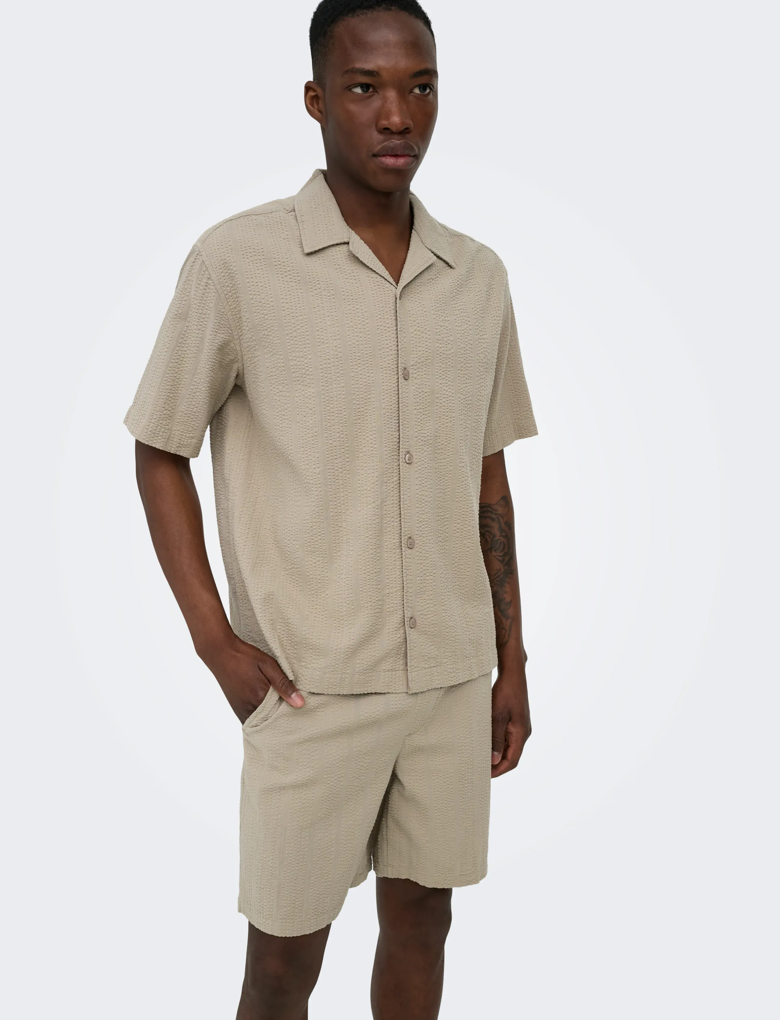 ONLY & SONS ONSCRUZ SEERSUCKER JOGGER SHORTS - Riided - CROCKERY / beige