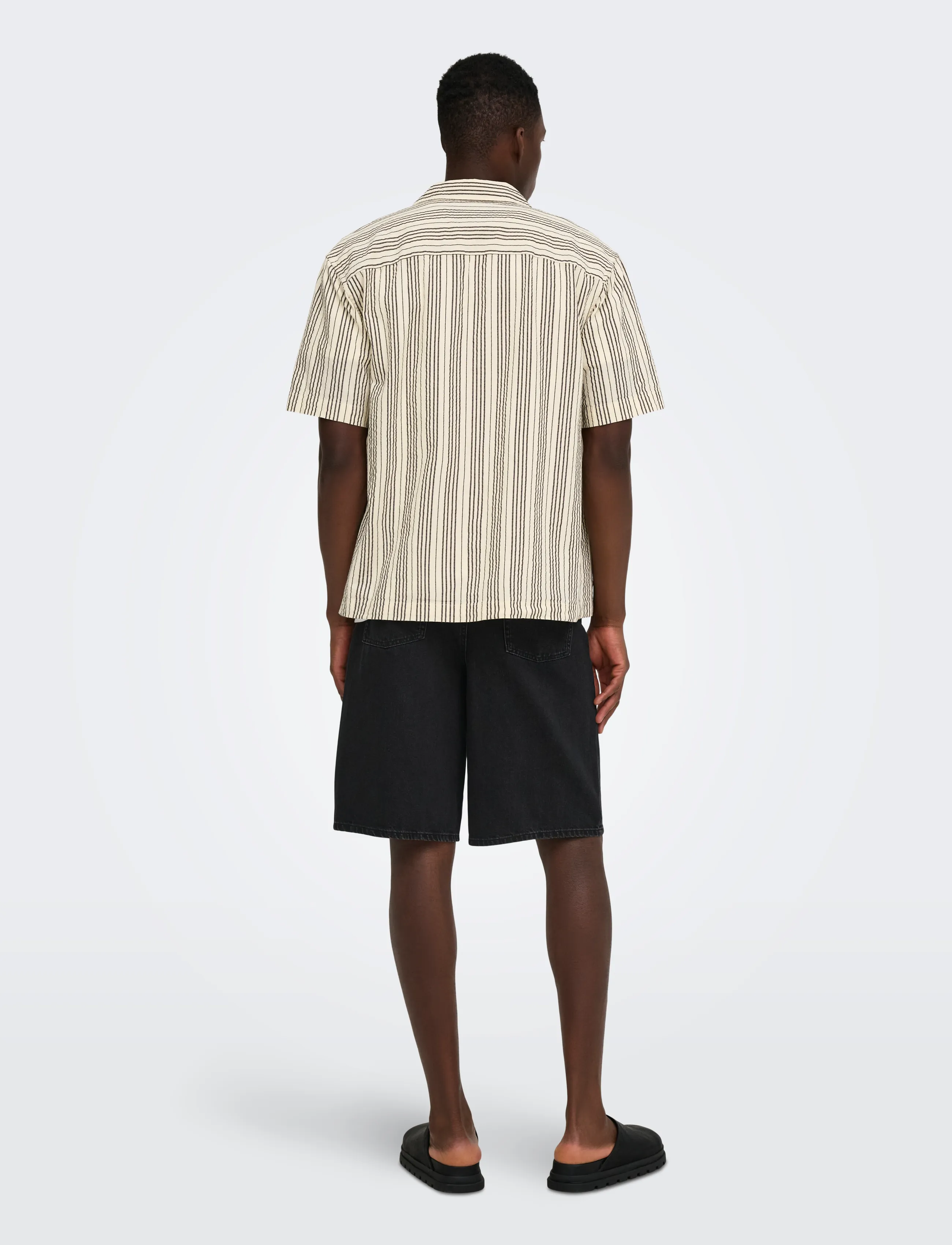 ONLY & SONS - ONSCRUZ RLX SEERSUCKER RESORT SS SHIRT - lühikeste varrukatega särgid - antique white - 3