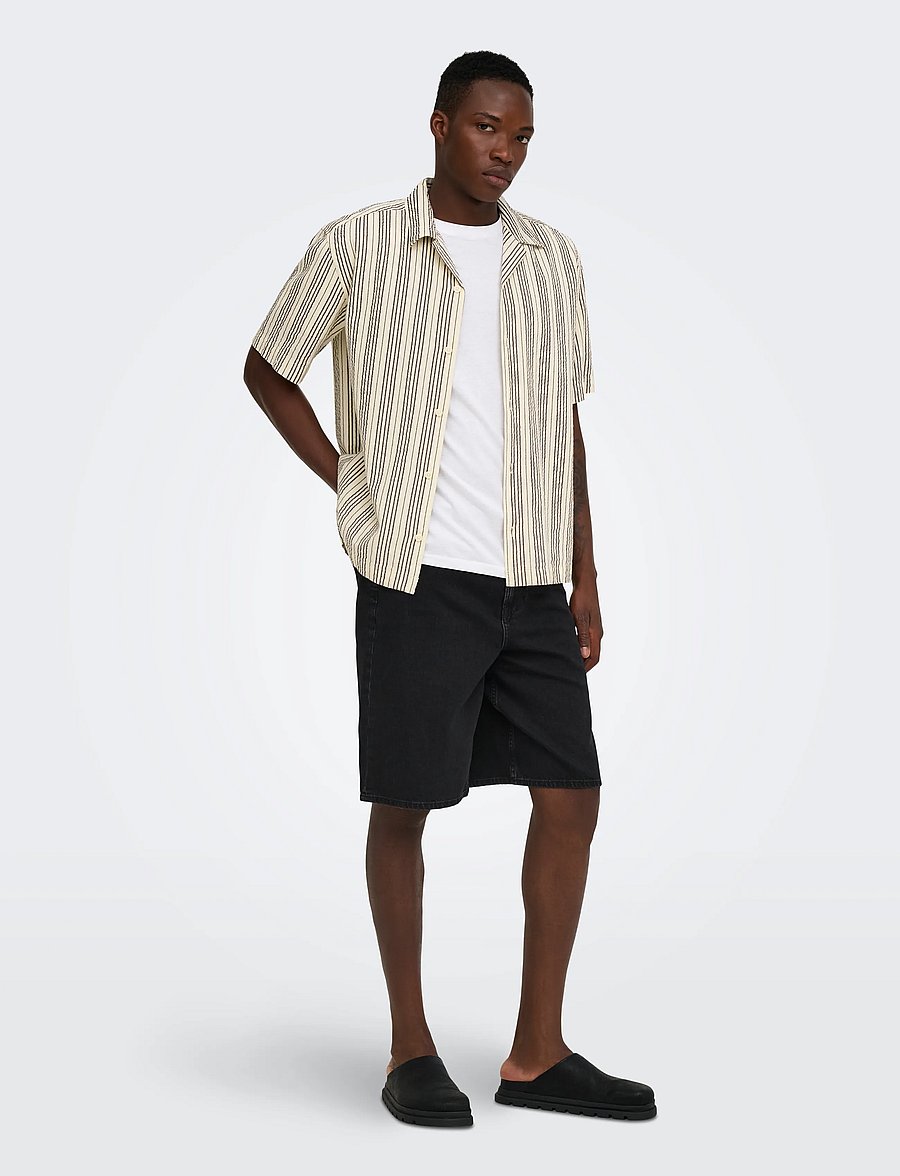 ONLY & SONS - ONSCRUZ RLX SEERSUCKER RESORT SS SHIRT - lühikeste varrukatega särgid - antique white - 4