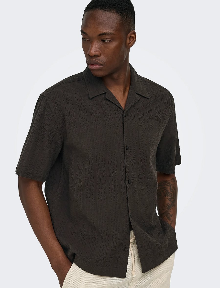 ONLY & SONS - ONSCRUZ RLX SEERSUCKER RESORT SS SHIRT - kurzarmhemden - black coffee - 5
