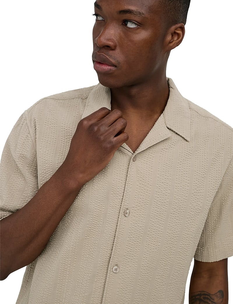 ONLY & SONS - ONSCRUZ RLX SEERSUCKER RESORT SS SHIRT - kortærmede skjorter - crockery - 5