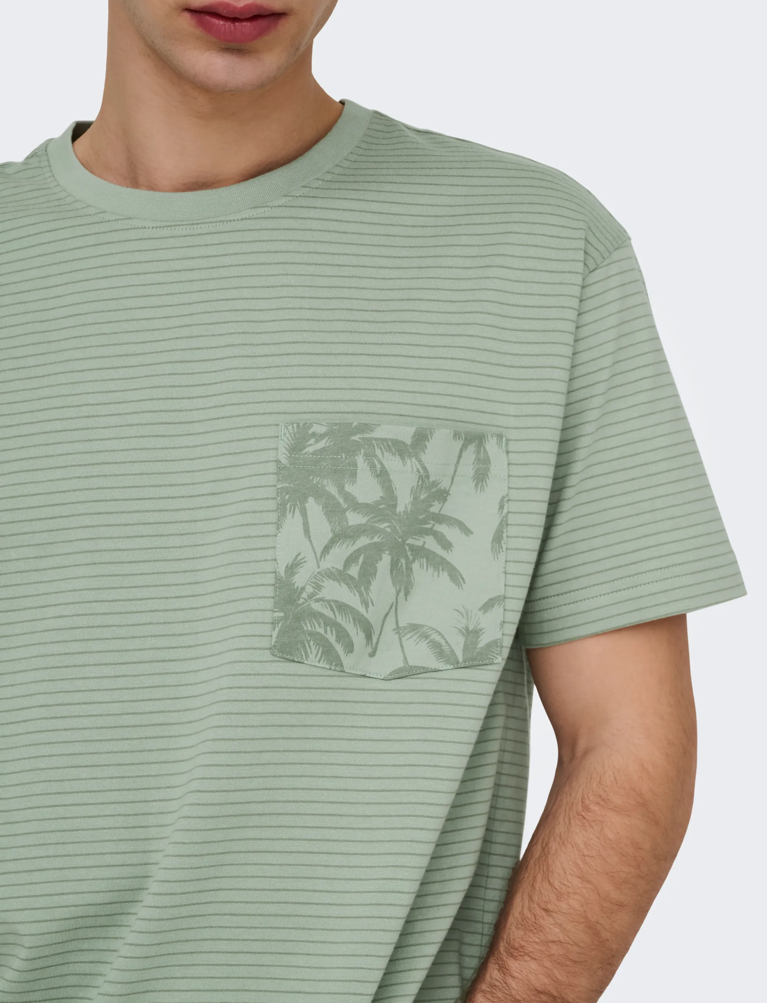 ONLY & SONS - ONSFRED STRIPE LIFE RLX LEAF SS PCKT TEE - short-sleeved t-shirts - iceberg green - 5