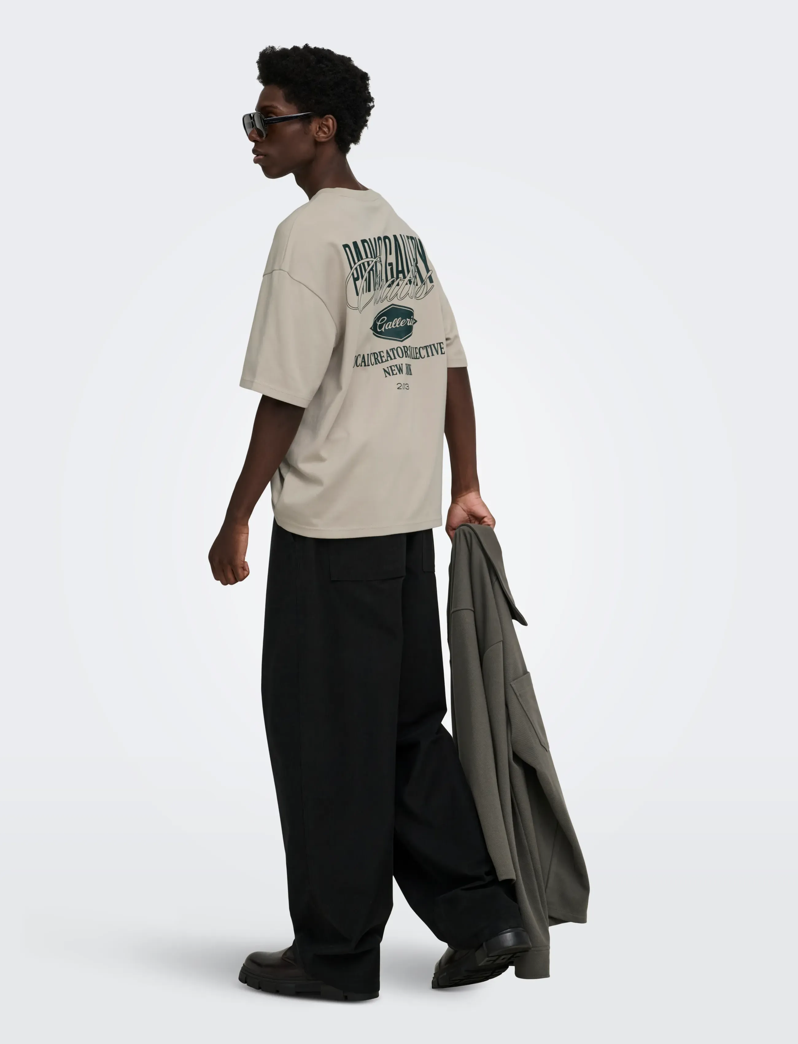 ONLY & SONS - ONSPARKS GALLERY AIR BOXY SS TEE NOOS - kurzärmelige t-shirts - silver lining - 4