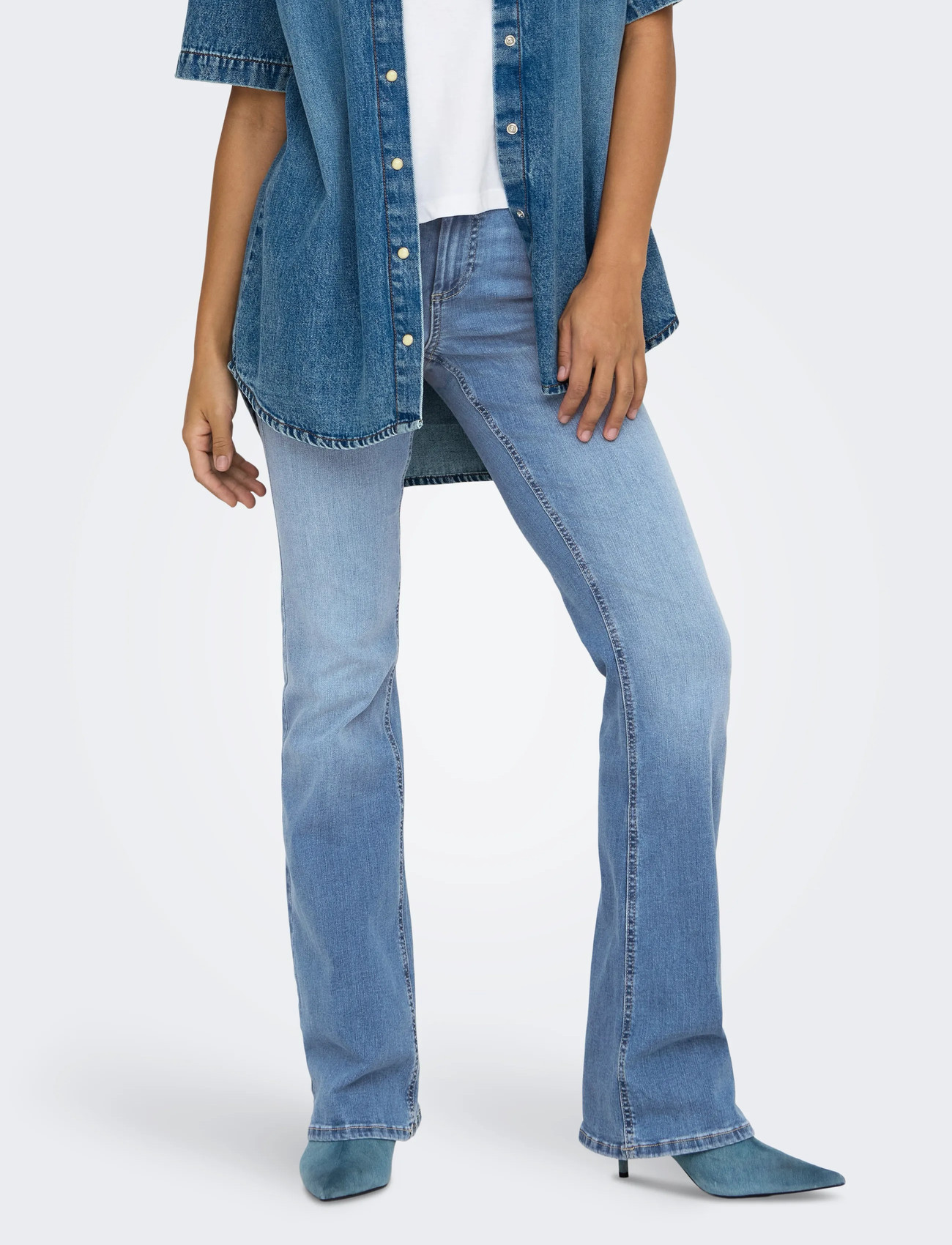 ONLY Onlblush Mw Back Pock Fla bootcut & flared jeans dam – bild 5