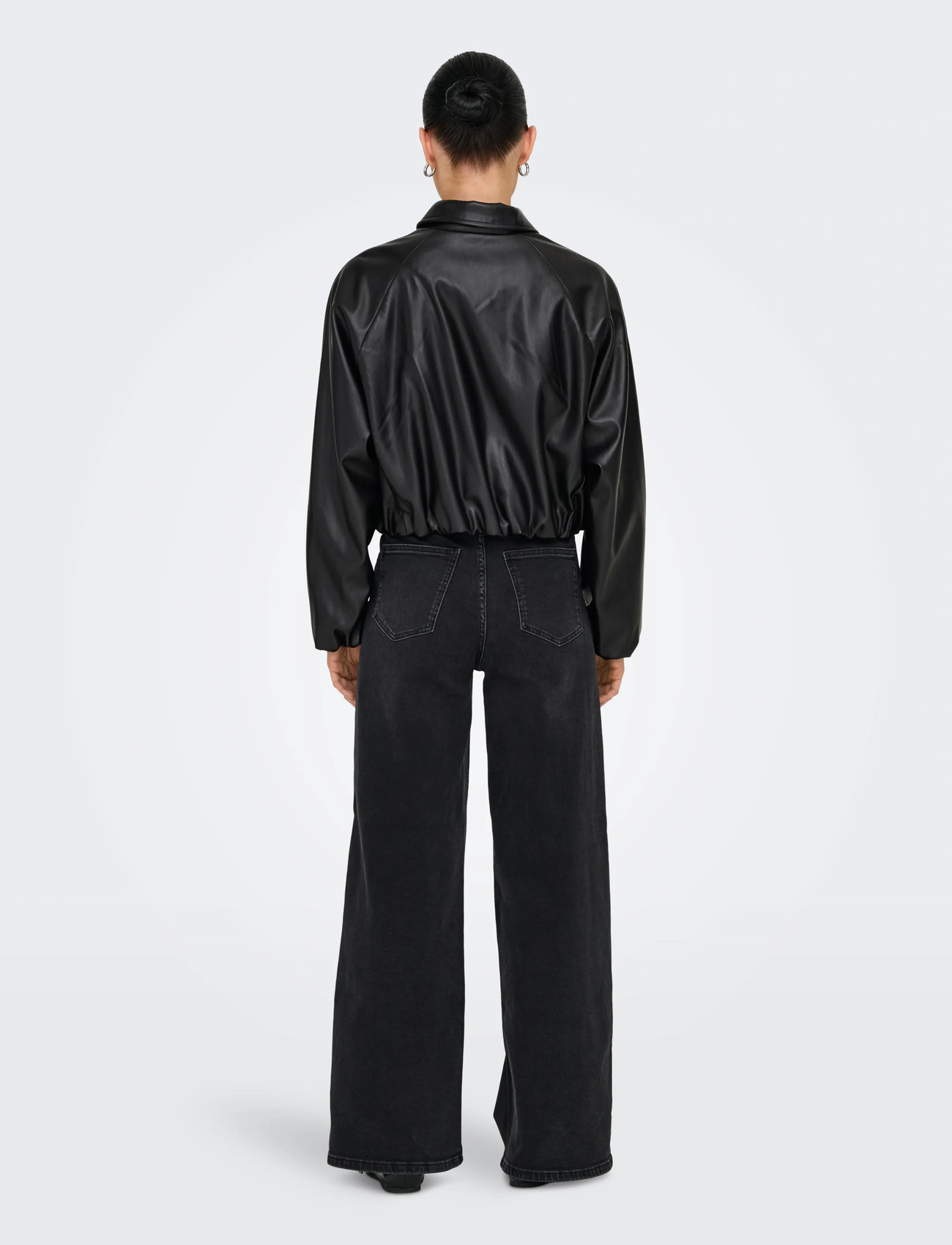 ONLY Onlsaramy Faux Leather Bomber skinnjackor dam – bild 7