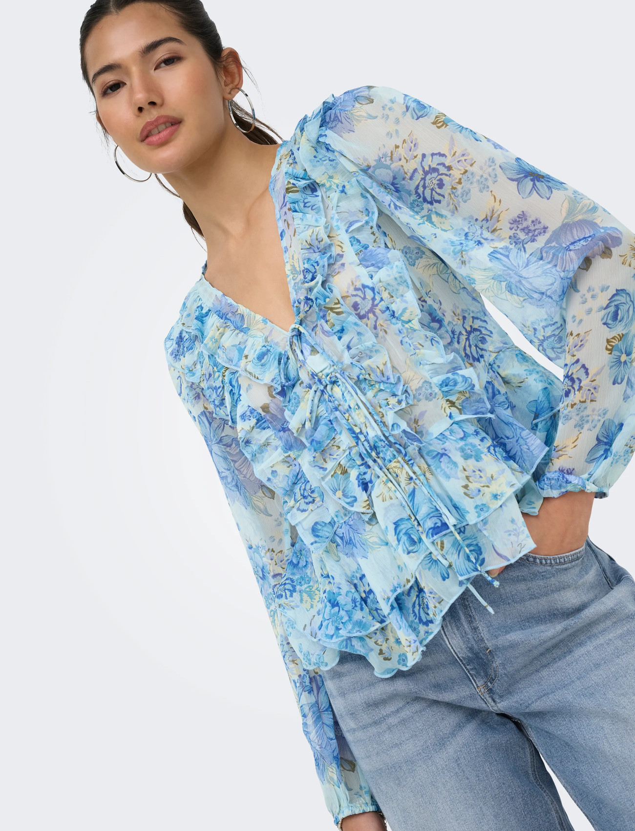 ONLY Onlvictoria Ls Frill Top Wvn blusar dam – bild 9