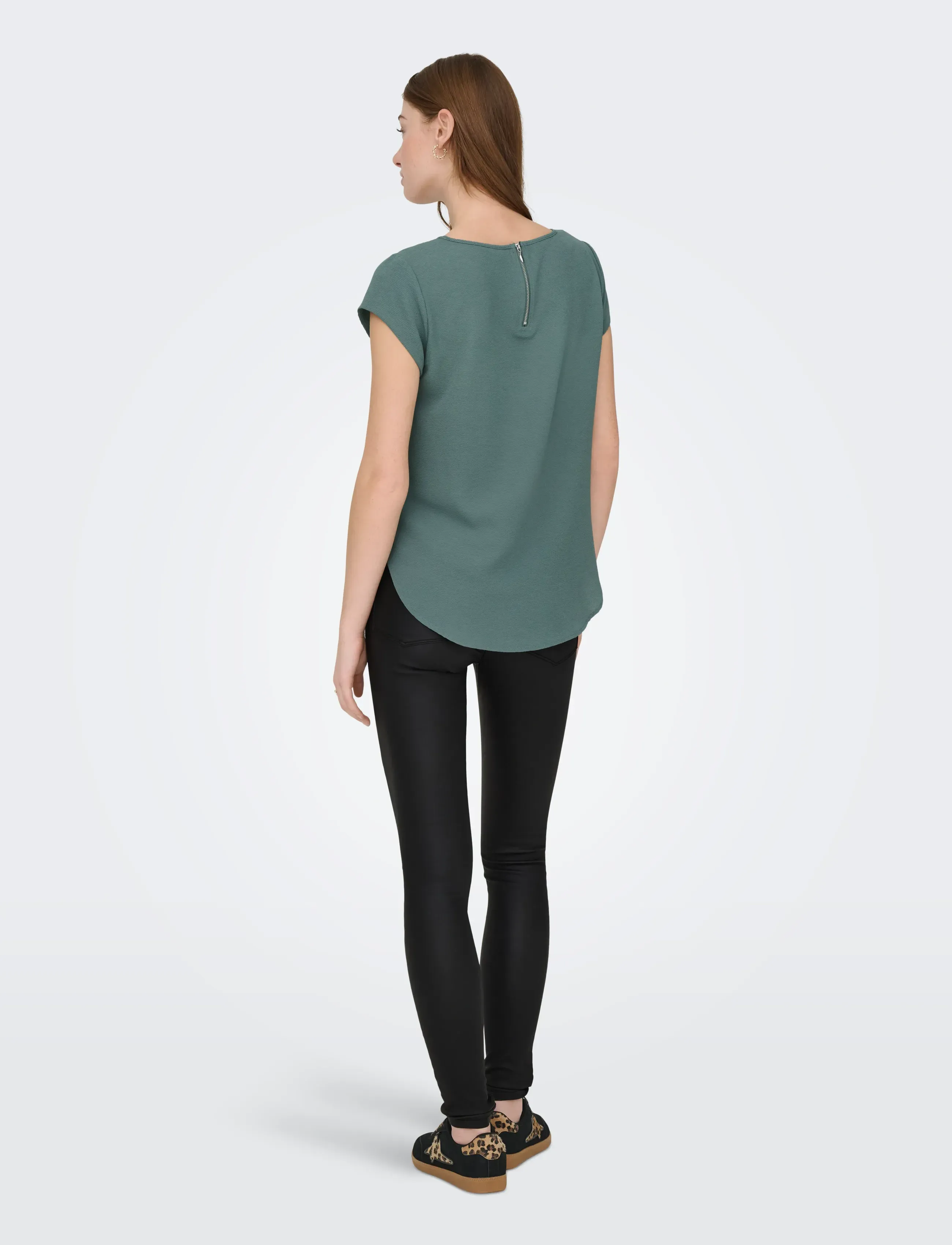 ONLY - ONLVIC S/S SOLID TOP NOOS WVN - kortärmade blusar - balsam green - 3