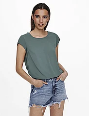 ONLY - ONLVIC S/S SOLID TOP NOOS PTM - lyhythihaiset puserot - balsam green - 5