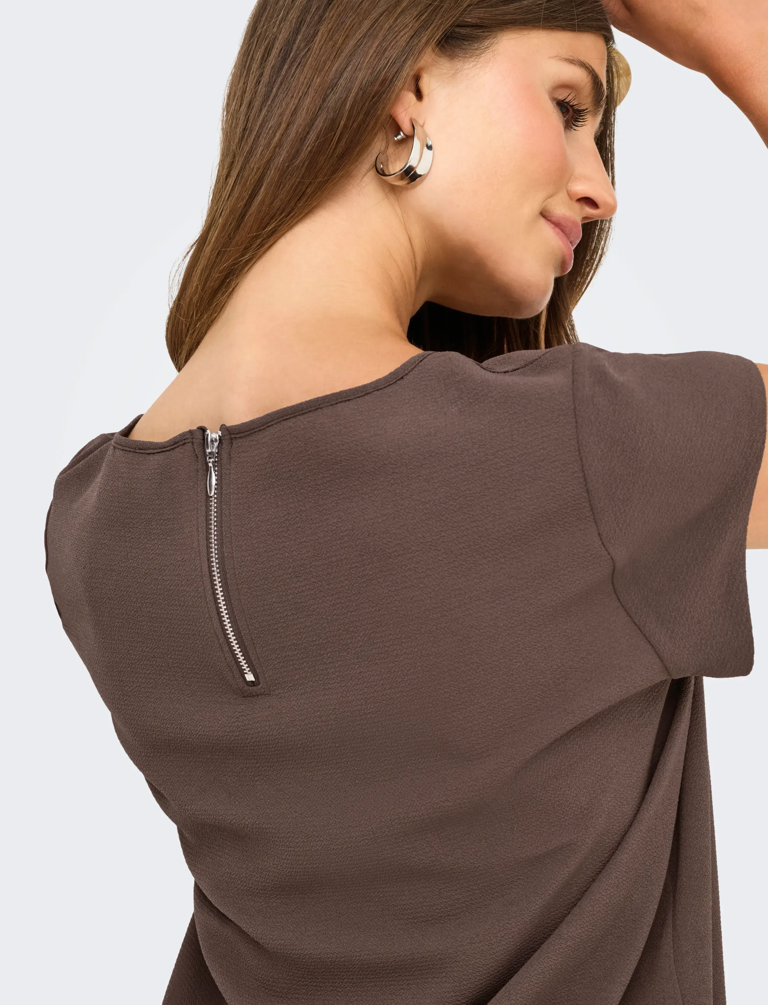 ONLY - ONLVIC S/S SOLID TOP NOOS WVN - short-sleeved blouses - chocolate martini - 5