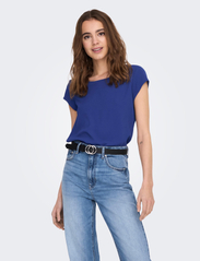 ONLY - ONLVIC S/S SOLID TOP NOOS PTM - kortärmade blusar - surf the web - 2