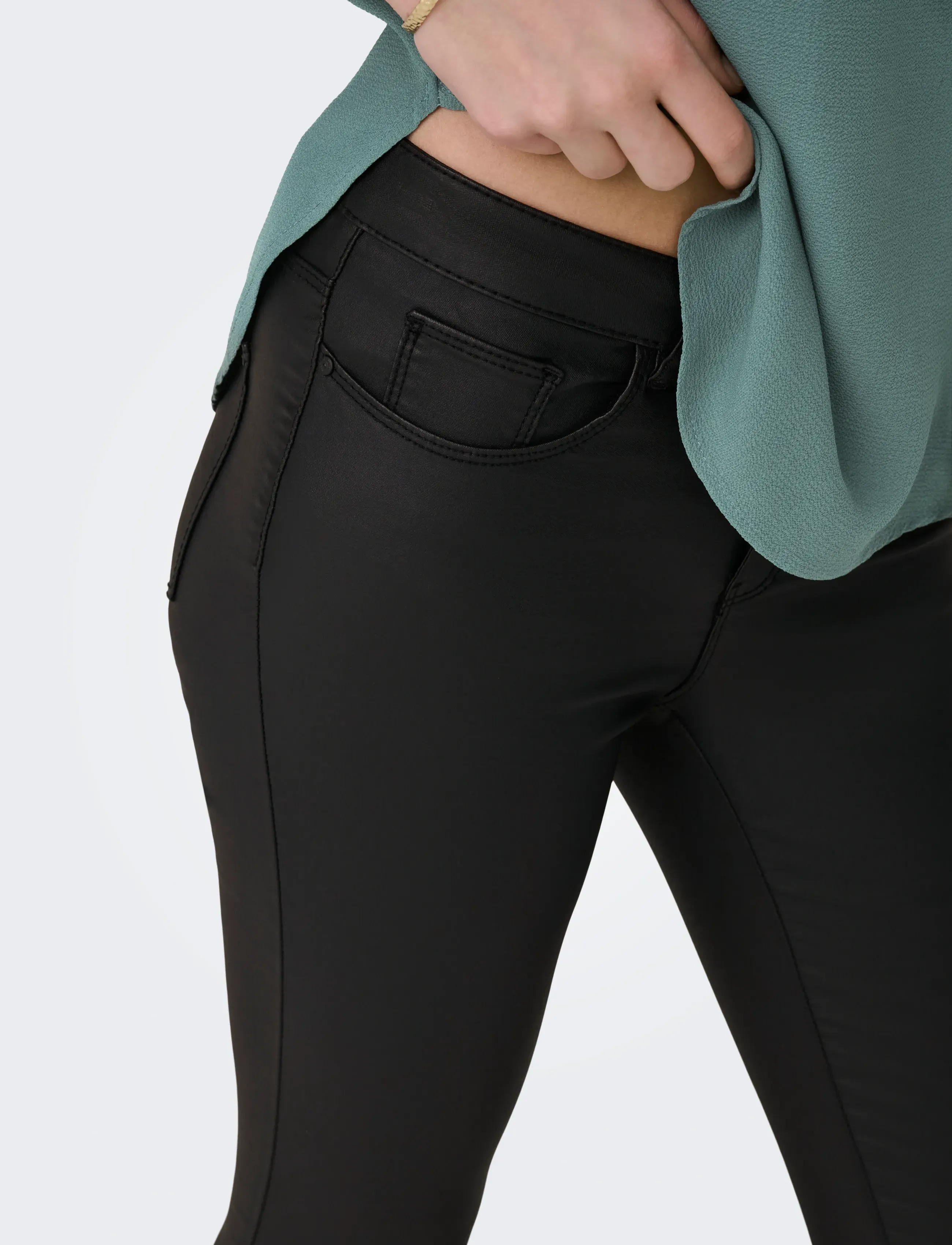 ONLY - ONLANNE K MID WAIST COATED PNT NOOS - leðurbuxur - black - 5