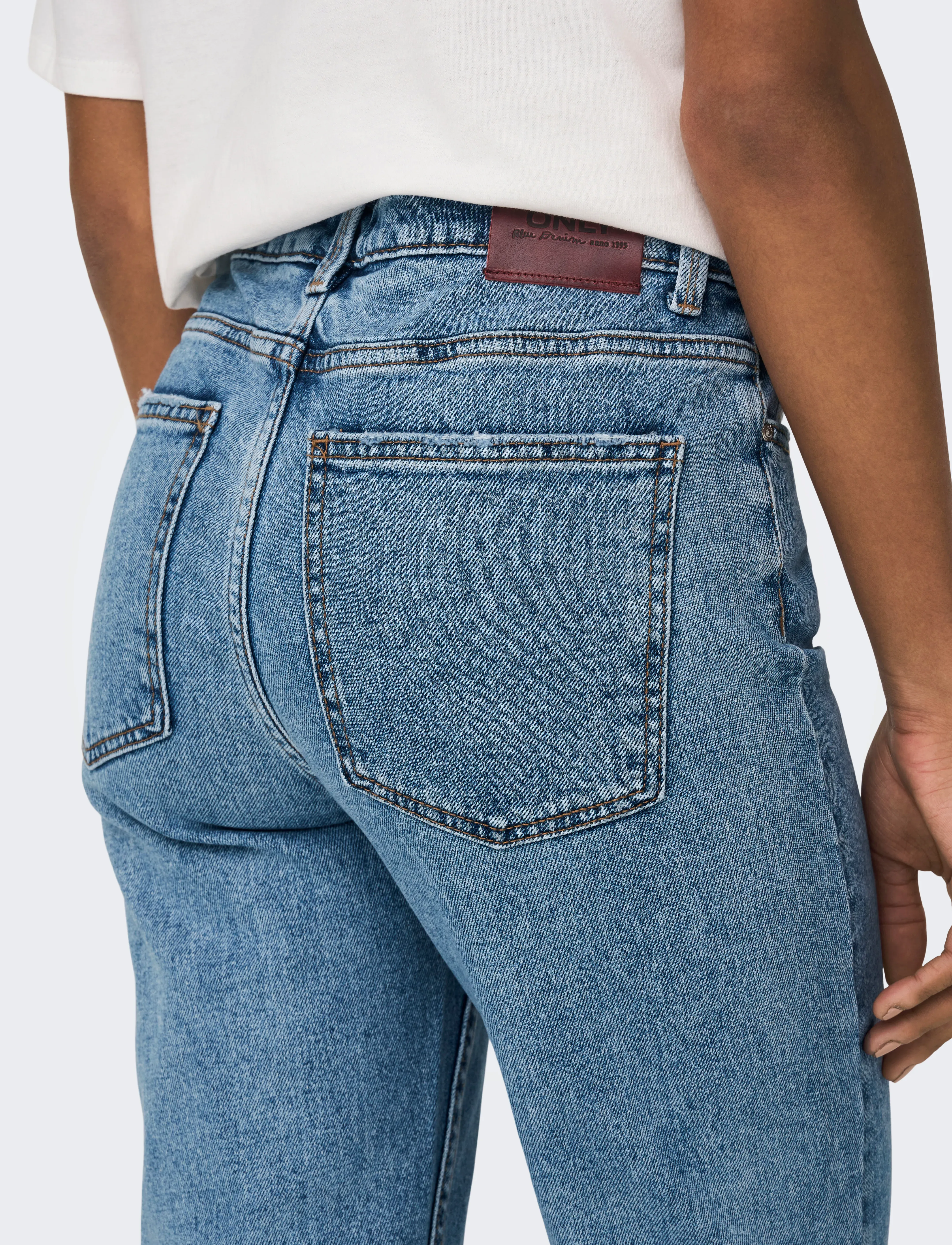 ONLY Onlemily Hw St Rw Cr An Mae06 Noos raka jeans dam – bild 5