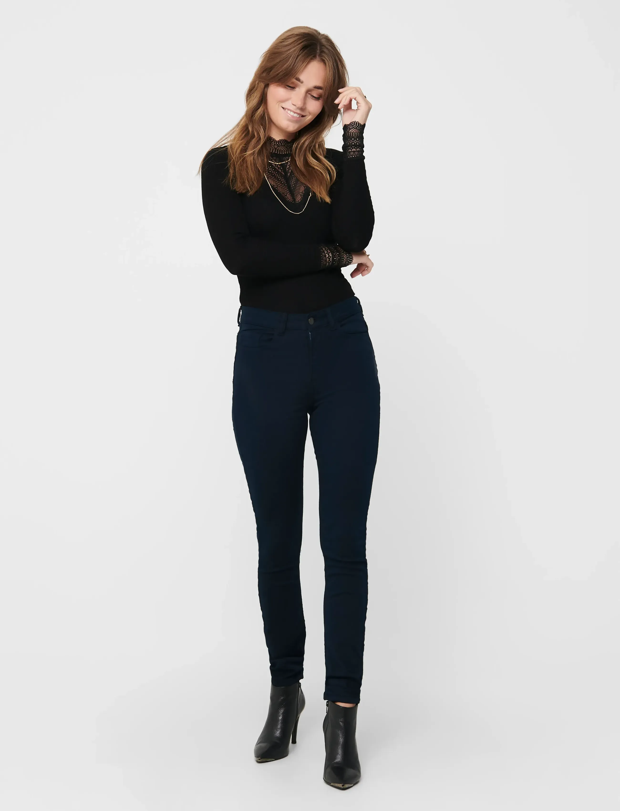 ONLY - ONLTILDE L/S HIGH NECK LACE TOP JRS NOOS - pikkade varrukatega alussärgid - black - 5