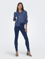 ONLY - ONLBILLIE DENIM LIFE DNM SHIRT QYT - jeansskjortor - medium blue denim - 5