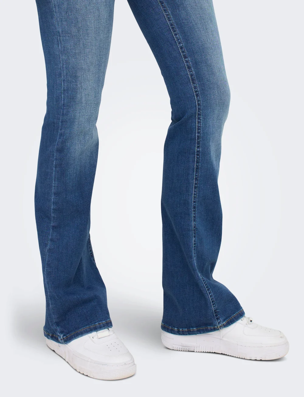 ONLY - ONLBLUSH MID FLARED DNM REA1319 NOOS - jeans évasés - medium blue denim - 4