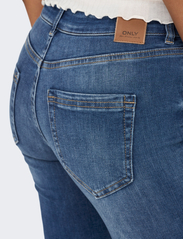 ONLY - ONLBLUSH MID FLARED REA1319 NOOS - utsvängda jeans - medium blue denim - 5