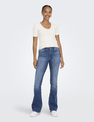 ONLY - ONLBLUSH MID FLARED REA1319 NOOS - utsvängda jeans - medium blue denim - 6