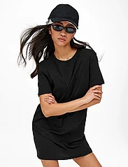 ONLY - ONLMAY S/S JUNE DRESS JRS - t-shirtklänningar - black - 7
