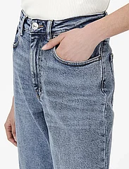 ONLY - ONLJUICY HW WIDE LEG REA365 NOOS - jeans met wijde pijpen - medium blue denim - 7