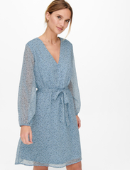 ONLY - ONLCERA 3/4 SHORT DRESS WVN - short dresses - dusty blue - 5