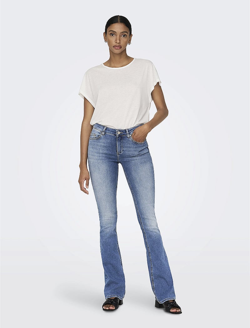 ONLY - ONLBLUSH MID FLARED DNM TAI467 NOOS - utsvängda jeans - light blue denim - 4