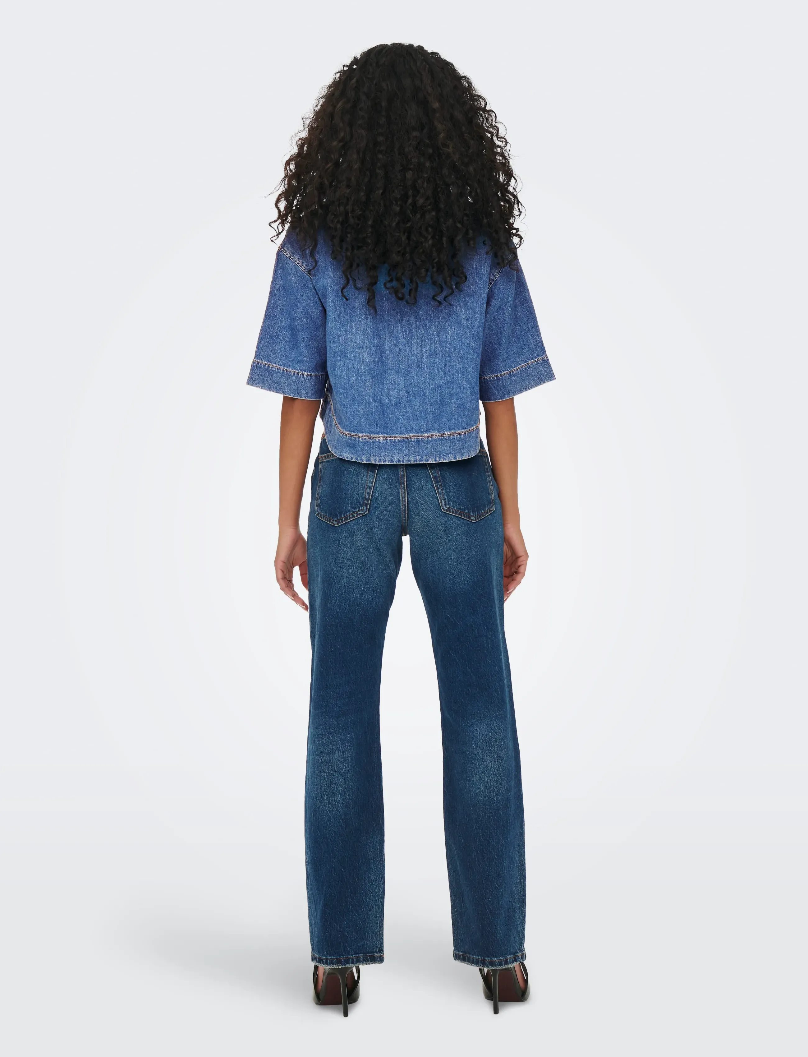 ONLY - ONLCLEO LIFE SS CROP DNM SHIRT PIM NOOS - denimskjorter - medium blue denim - 3