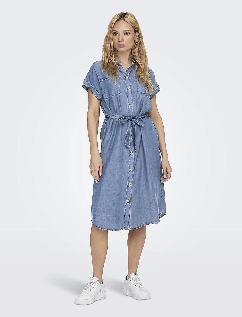 ONLY - ONLPEMA HANNOVER SS DNM SH DRESS QYTNOOS - särkkleidid - medium blue denim - 0