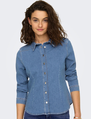 ONLY - ONLBLAIR LS FITTED DNM SHIRT CRO - langärmlige hemden - medium blue denim - 6