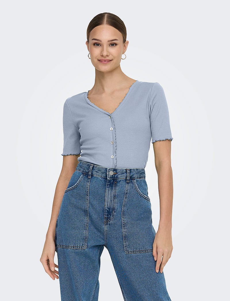 ONLY - ONLLAILA S/S BUTTON TOP JRS - crop tops - soft chambray - 0
