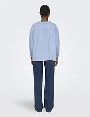 ONLY - ONLCAMDEN 3/4 SL DOT DNM SHIRT QYT - langærmede skjorter - light blue denim - 3