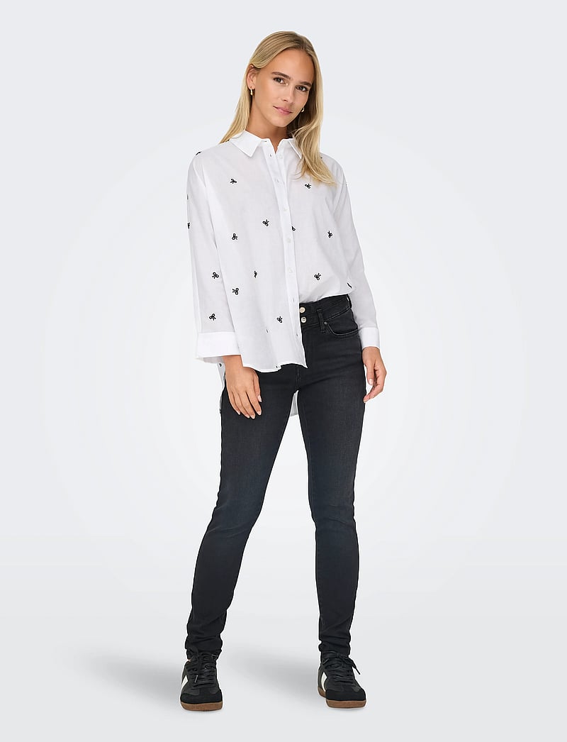 ONLY - ONLNEW LINA GRACE LS EMB SHIRT NOOS WVN - langärmlige hemden - bright white - 4