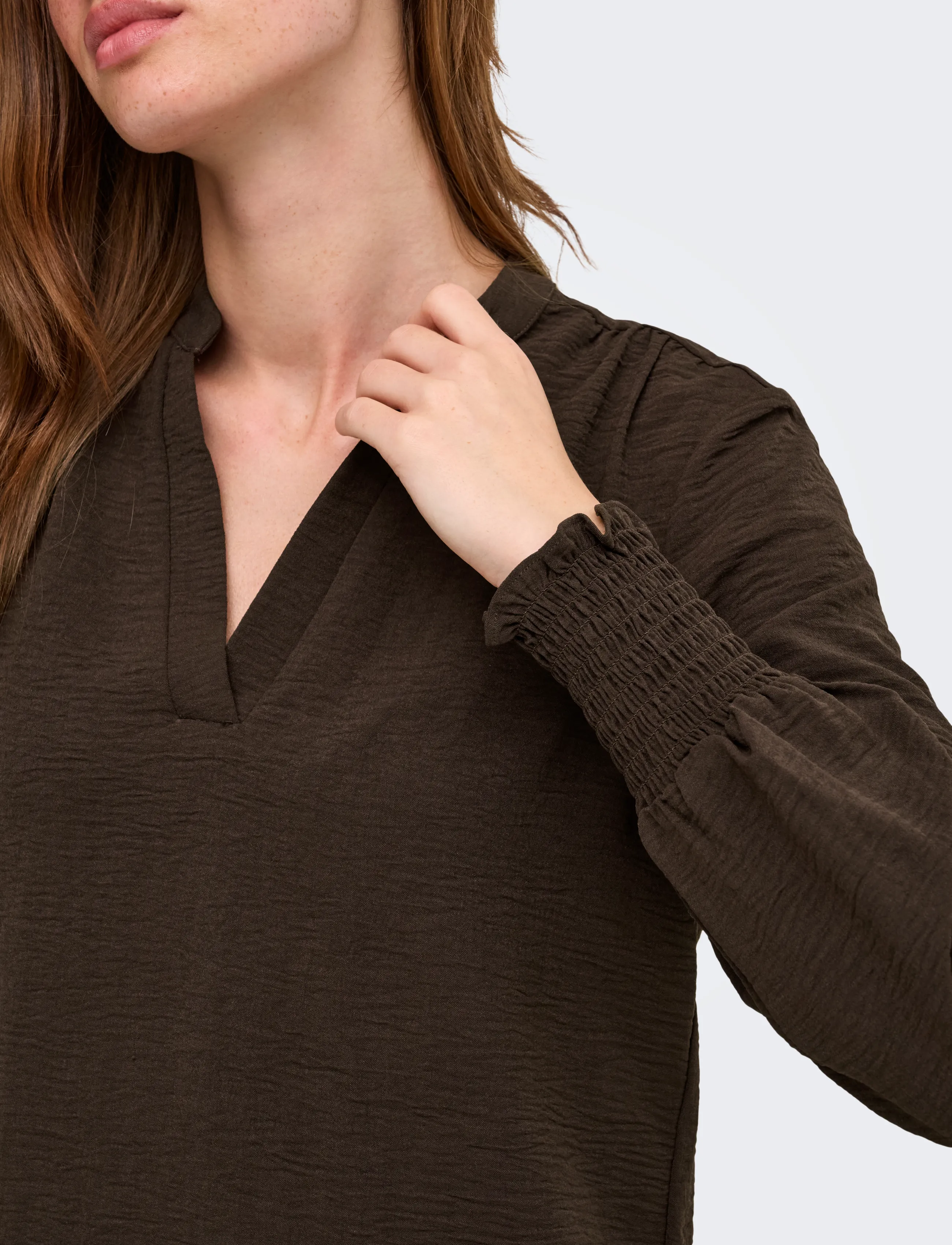 ONLY - ONLMETTE V-NECK LS SMOCK TOP NOOS WVN - pikkade varrukatega pluusid - coffee bean - 5