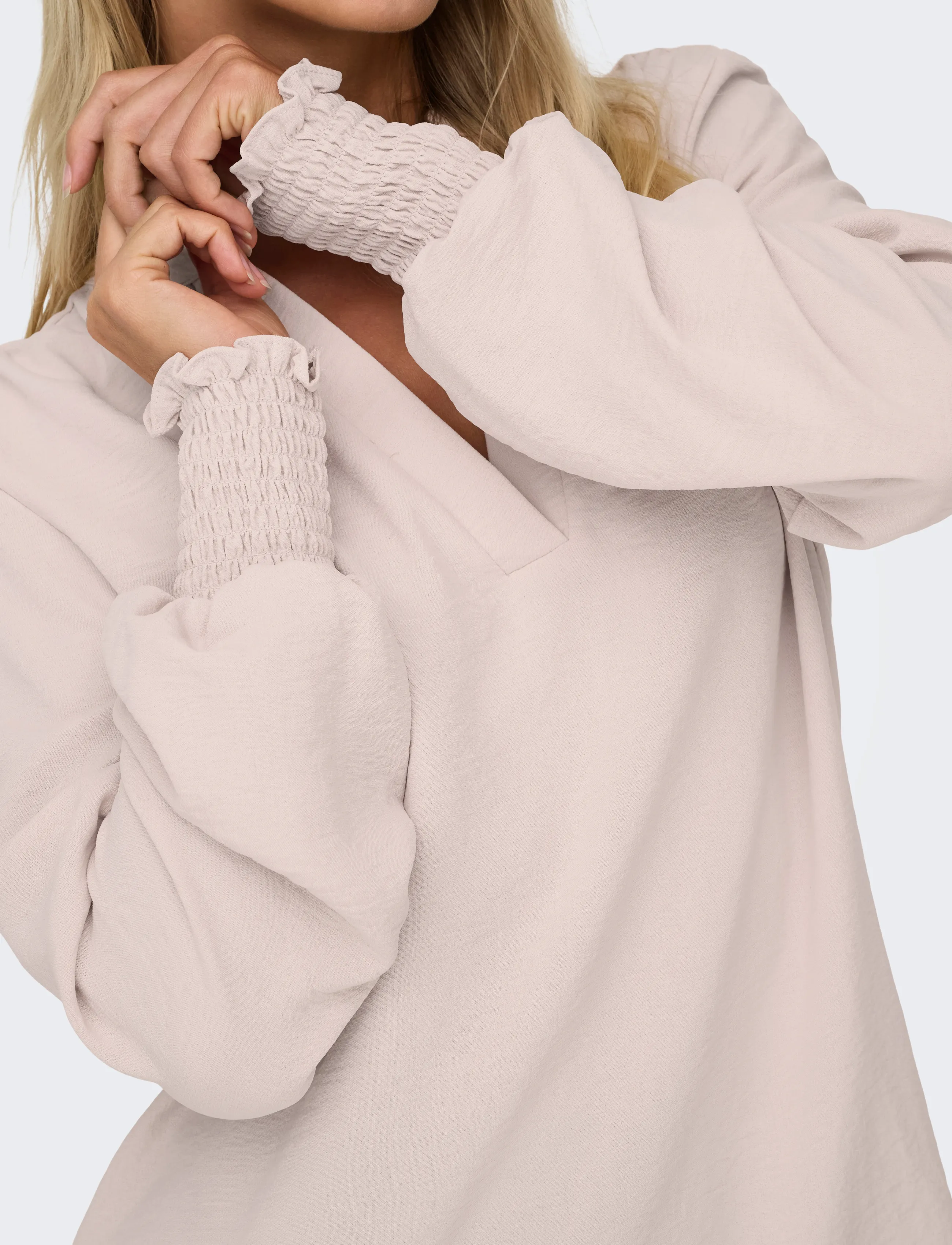 ONLY Onlmette V-Neck Ls Smock Top Noos Wvn blusar dam – bild 6