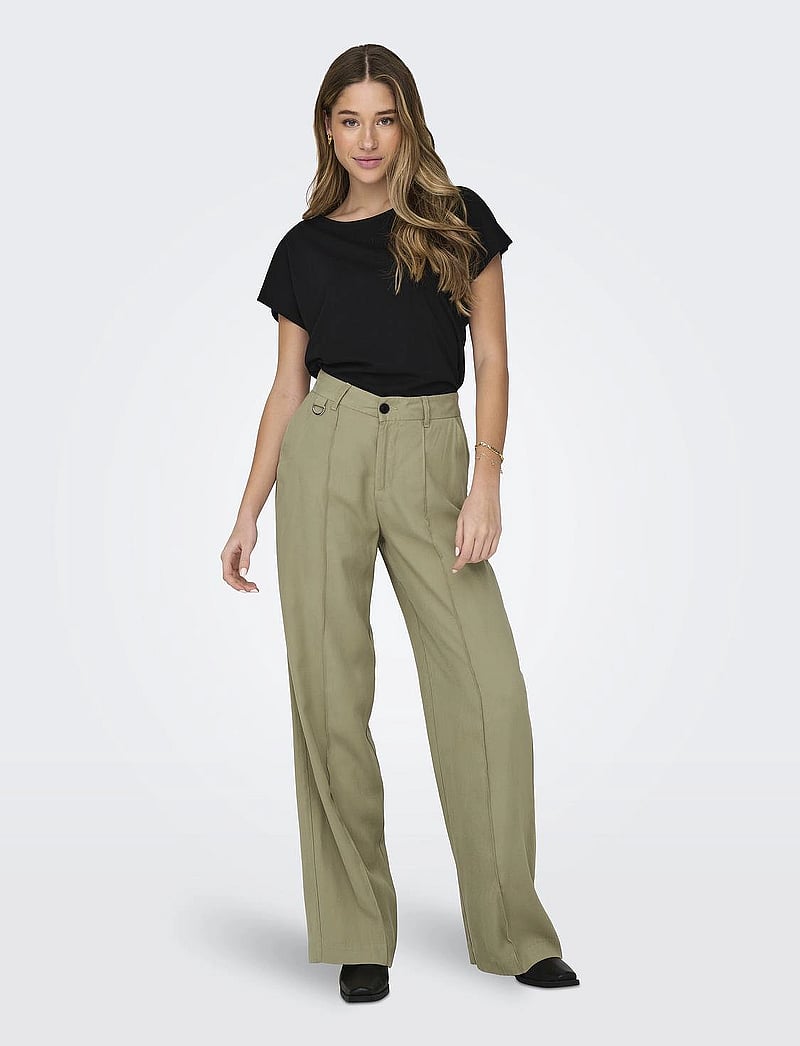 ONLY - ONLMAY LIFE S/S OPEN BACK TOP BOX JRS - t-shirts - black - 5