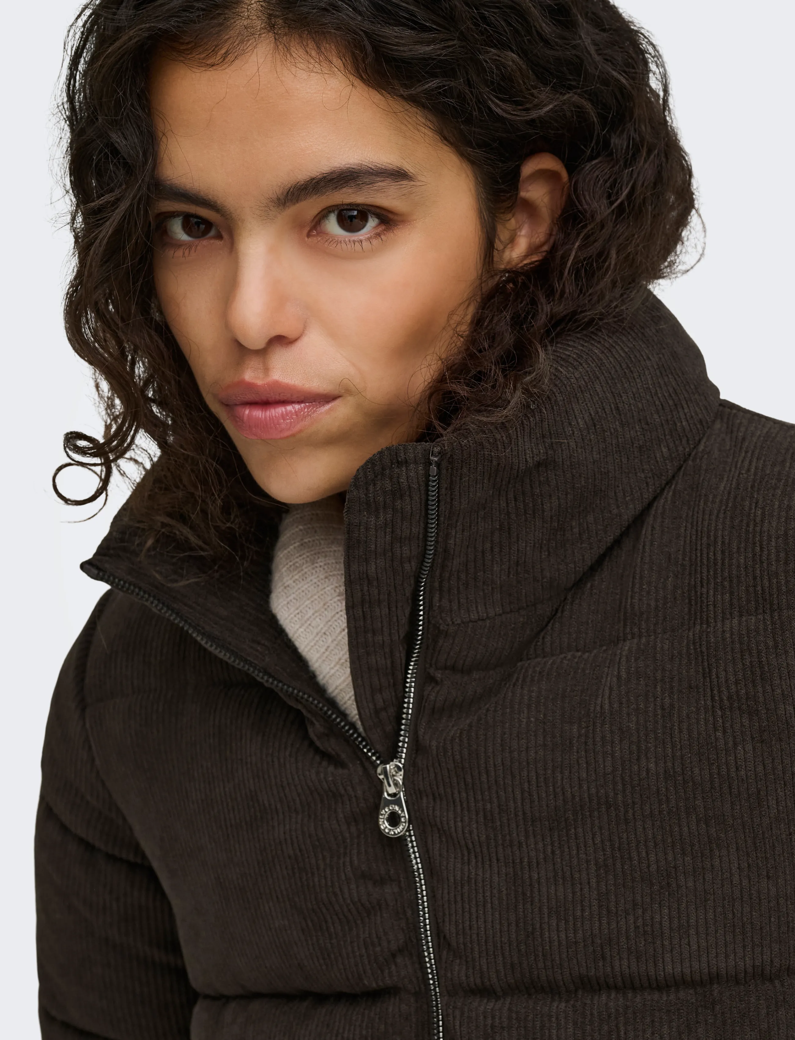 ONLY - ONLNEWDOLLY CORDUROY PUFFER OTW NOOS - chocolate torte - 5