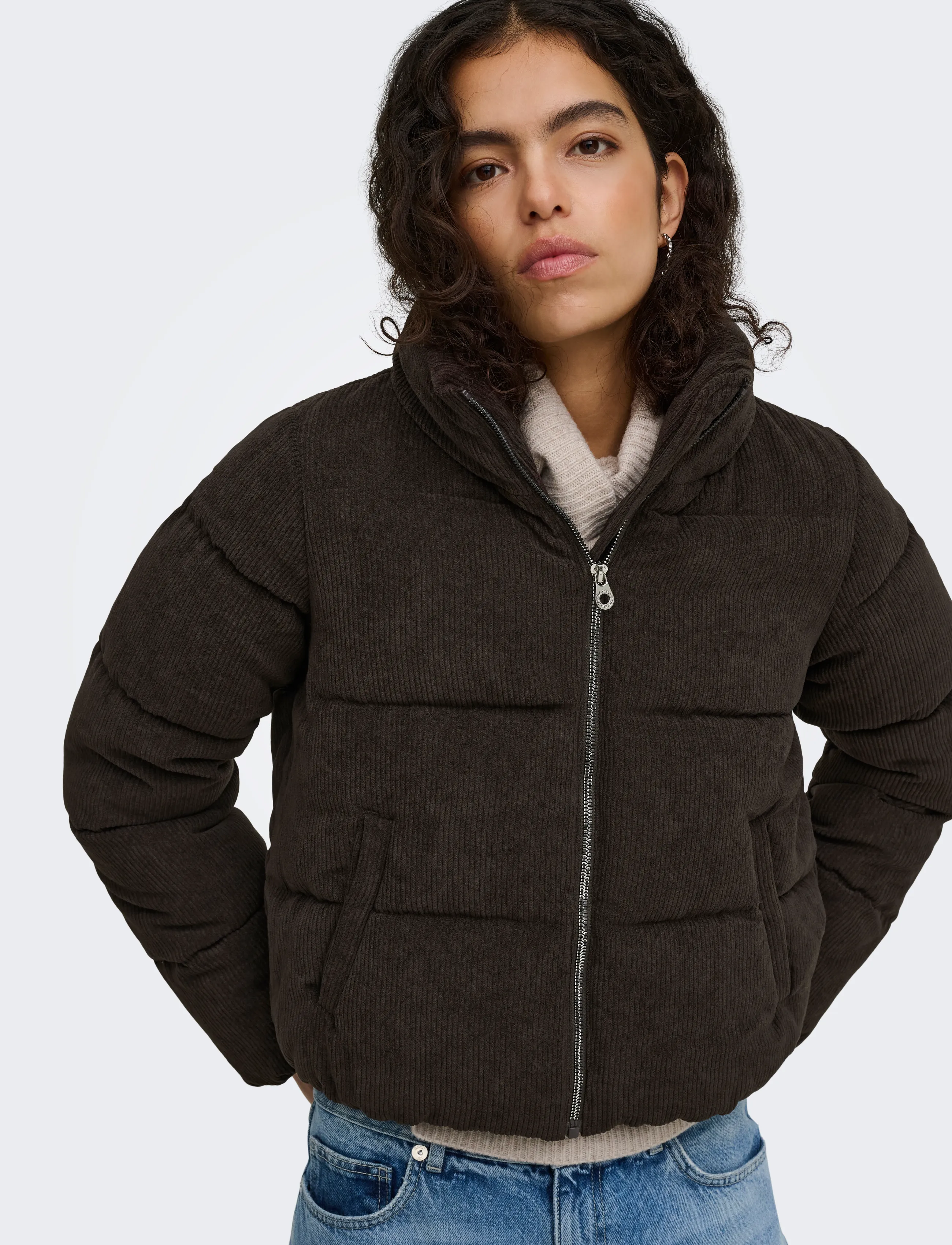 ONLY Onlnewdolly Corduroy Puffer Otw Noos dunjackor dam – bild 6