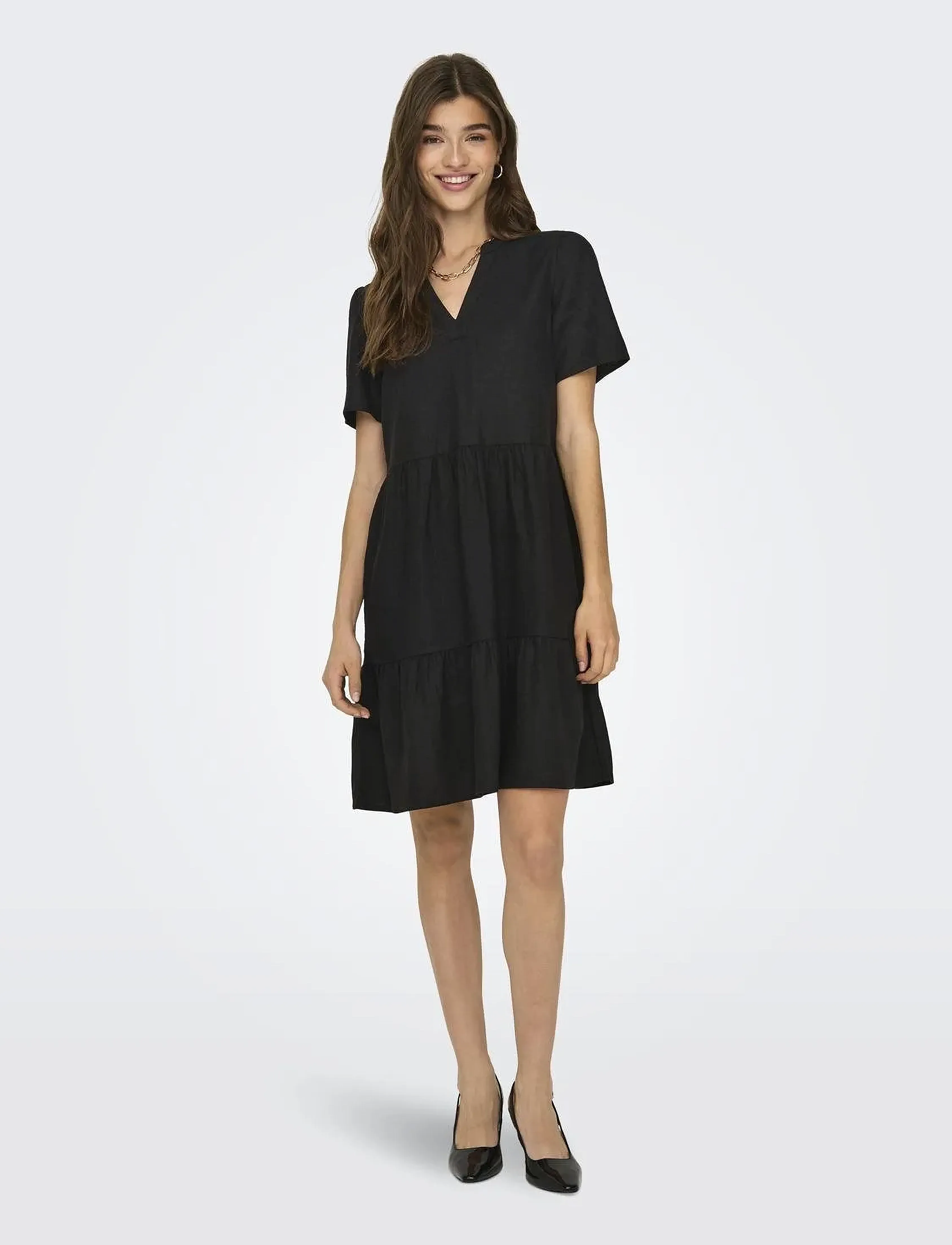 ONLY Onltiri-Caro S/S V-Neck Lin Dress Cc Pnt, Kvinder, Kortærmet V-Hals Lagdelt Kjole, Sort, Str: S
