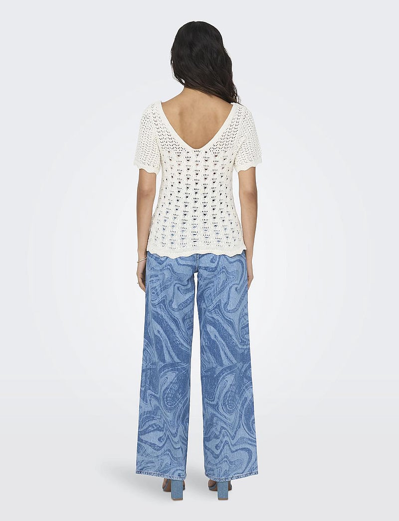 ONLY - ONLBECCA LIFE SS V-NECK TOP CC KNT - neulepuserot - cloud dancer - 3