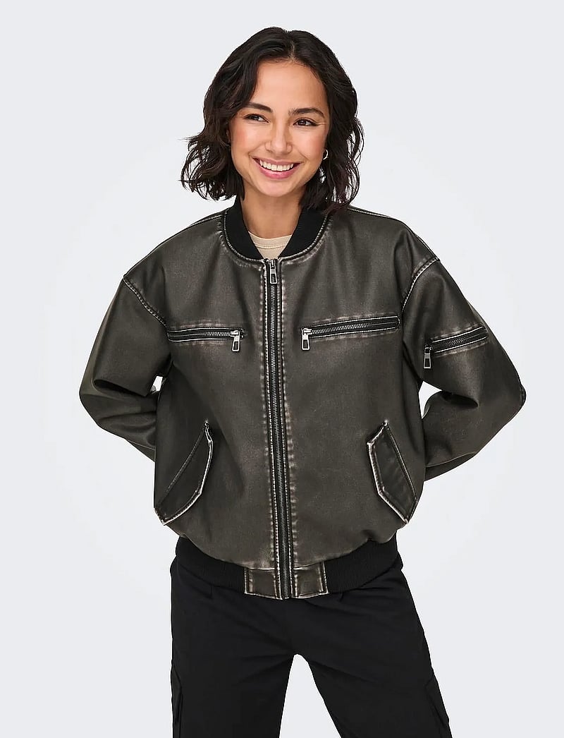 ONLY - ONLHALLI FAUX LEATH OVERSIZE BOMBER OTW - bomber jakkar - black - 4