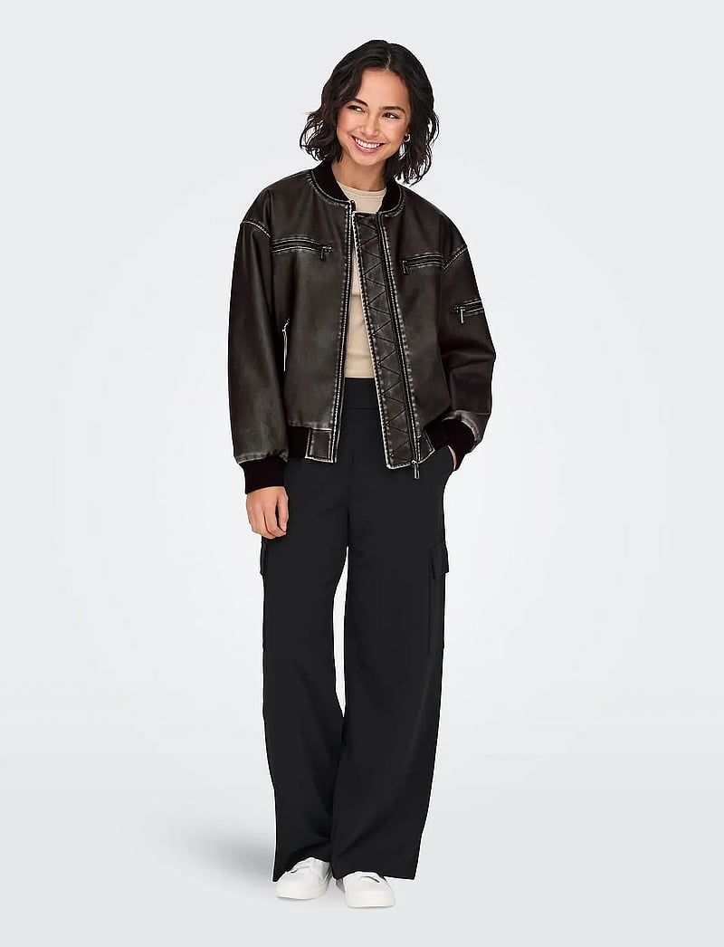 ONLY - ONLHALLI FAUX LEATH OVERSIZE BOMBER OTW - bomber jakkar - black - 5